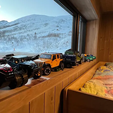 Moderne Hytte Pa Fjellsaetra, Ski In/out, Familievennlig
